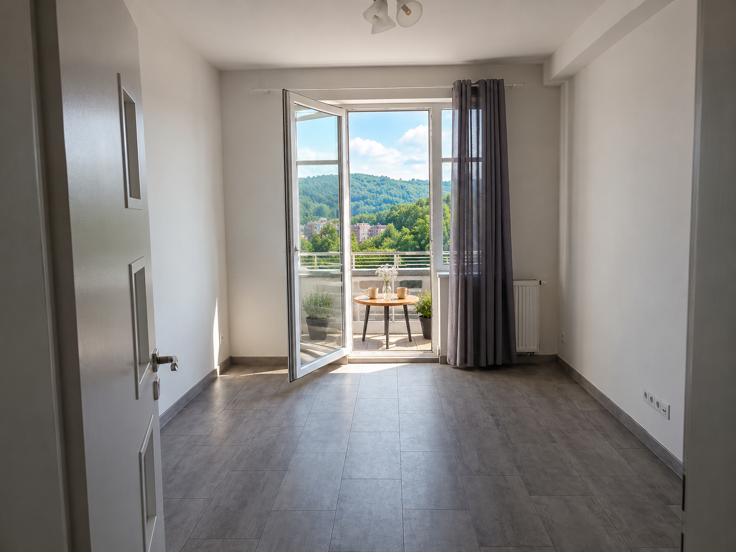 Pronájem 2+1  60m2   Karlovy Vary – Sokolovská - spolubydlení s balkonem
